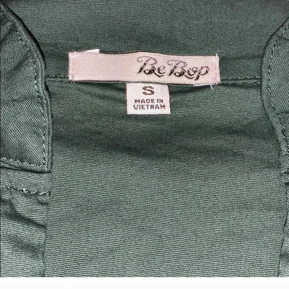 Green mini dress “Annie” style, capped sleeves , v neck sz small, - Picture 3 of 8